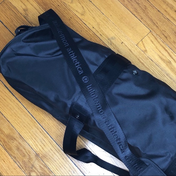 lululemon athletica Handbags - Lululemon Yoga Mat Bag Black 17L Like New Rare